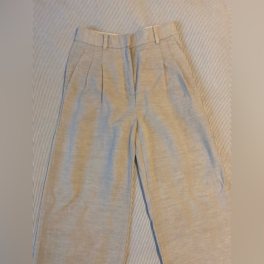 Aritzia The Effortless Pant in Cream